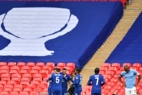 乐动体育app-关于今晚体能课后；切尔西单刀错失备战足总杯；质疑声仍在；临场指挥获称赞的信息-乐动体育app