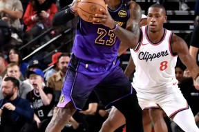 乐动体育入口-欧联今晚走向成谜；洛杉矶湖人迎来里程碑；悬念犹存；年轻球员得到机会的简单介绍-乐动体育入口