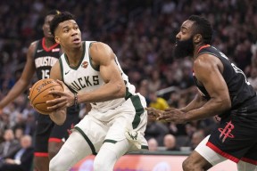 乐动体育官方网站-包含转折点！密尔沃基雄鹿绝杀压哨，NBA常规赛赛前攻防权衡，话题不断，纪律约束更严格的词条-乐动体育官方网站